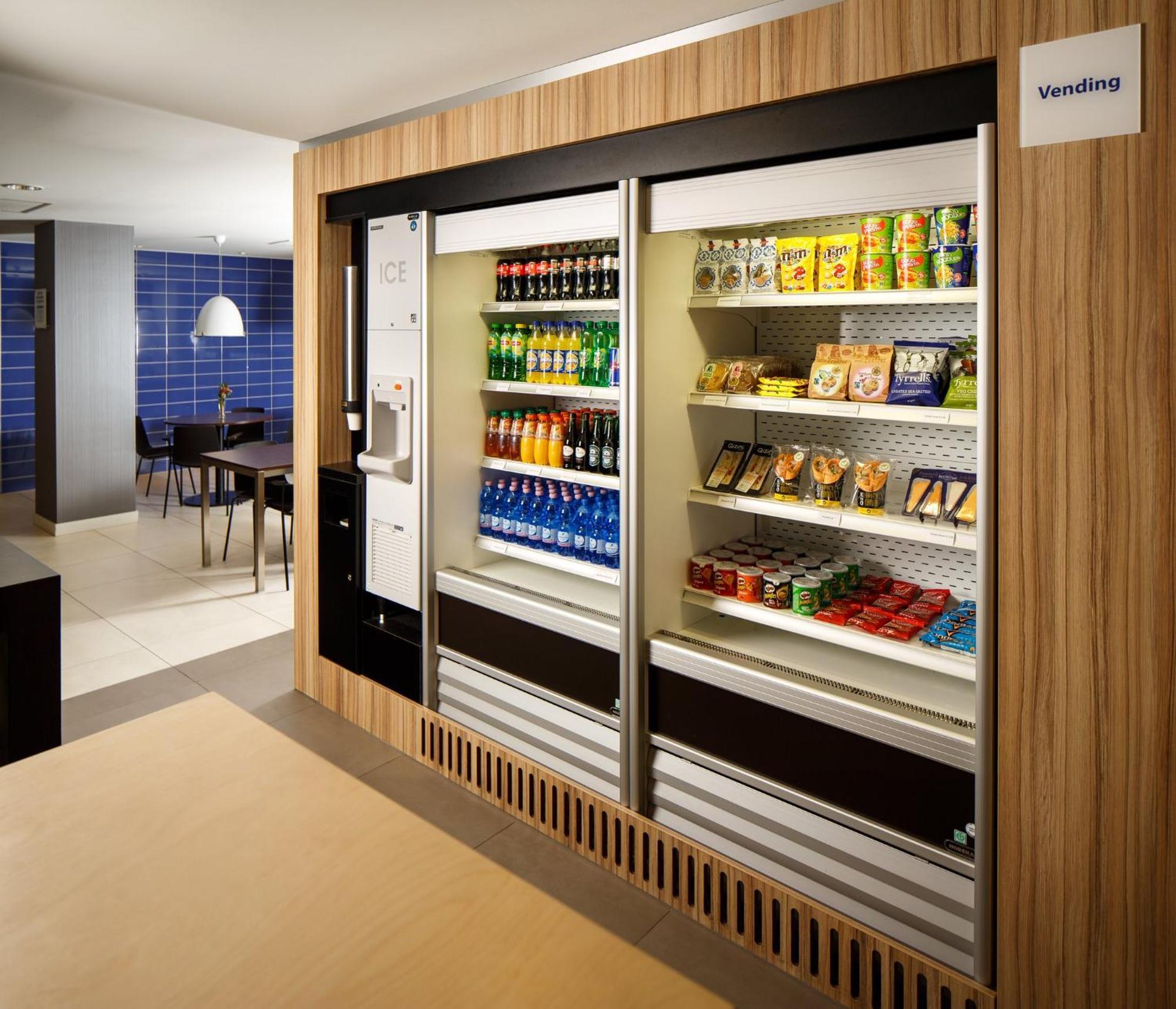 Holiday Inn Express Rotterdam - Central Station By Ihg Exterior photo